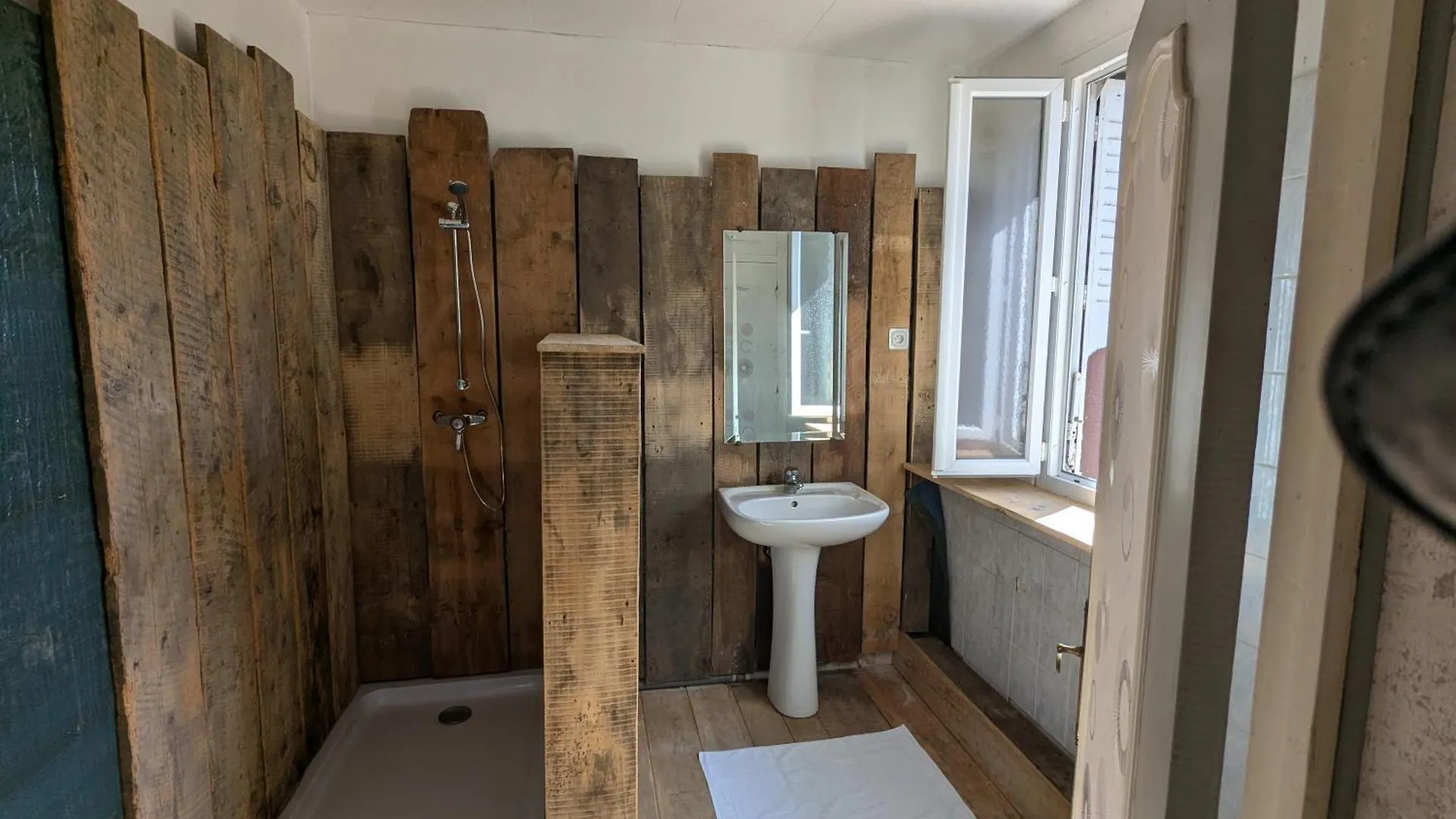 Homestay Le Cirque 03 Apartment Dompierre-sur-Besbre France